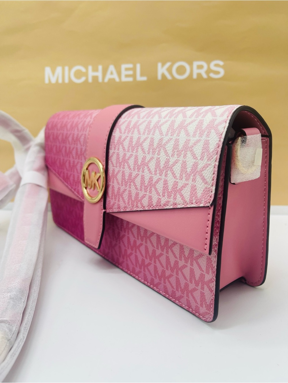 MICHAEL KORS Greenwich Md Ombré Signatur Logo Convertible Shoulder
Carnation
NWT - Picture 12 of 16